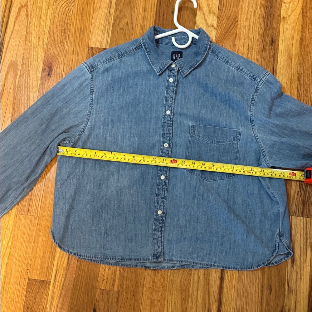 GAP Women’s Crop Light Blue Denim Shirt, size large tall - Picture 11 of 12